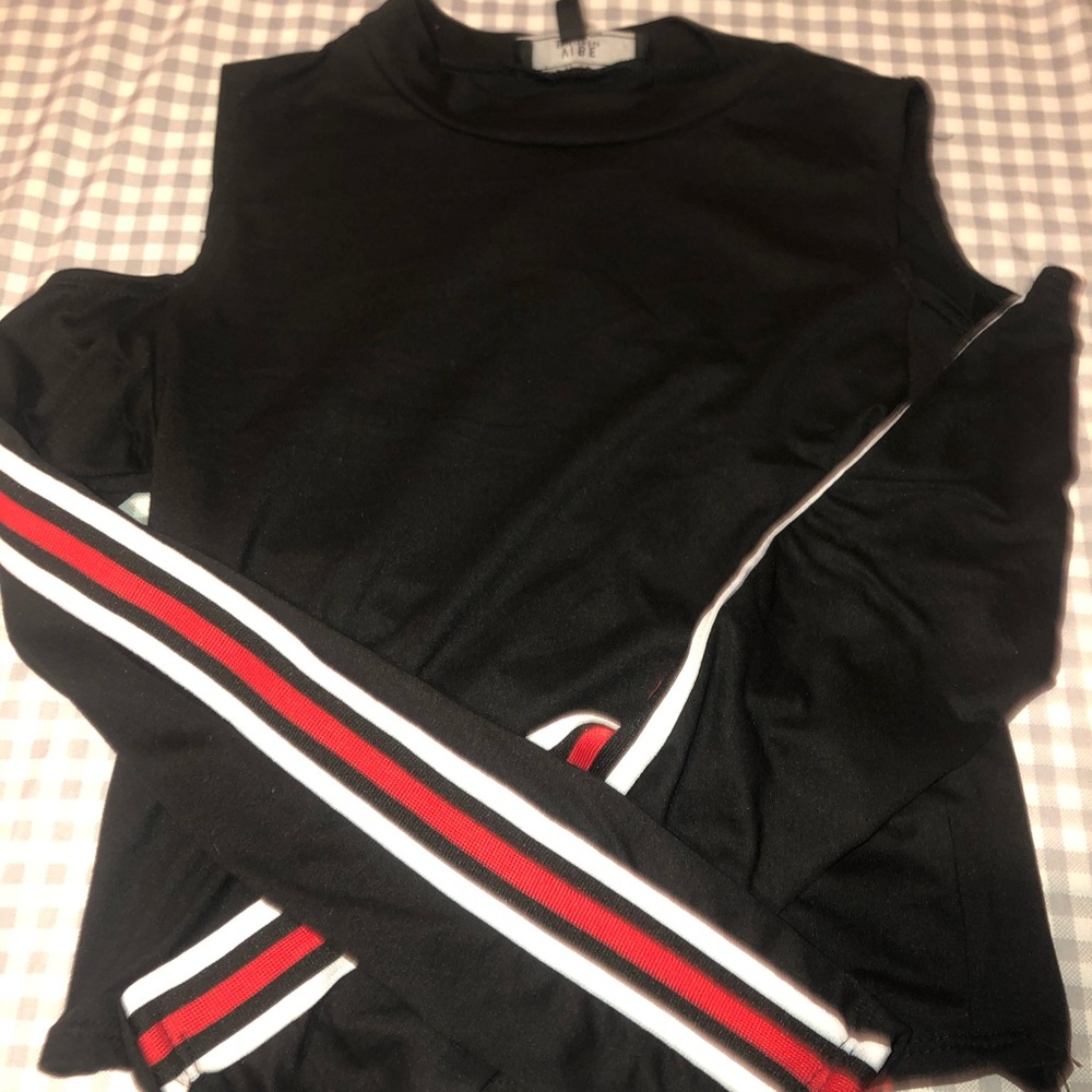 long sleeve XS juniors striped crop top
